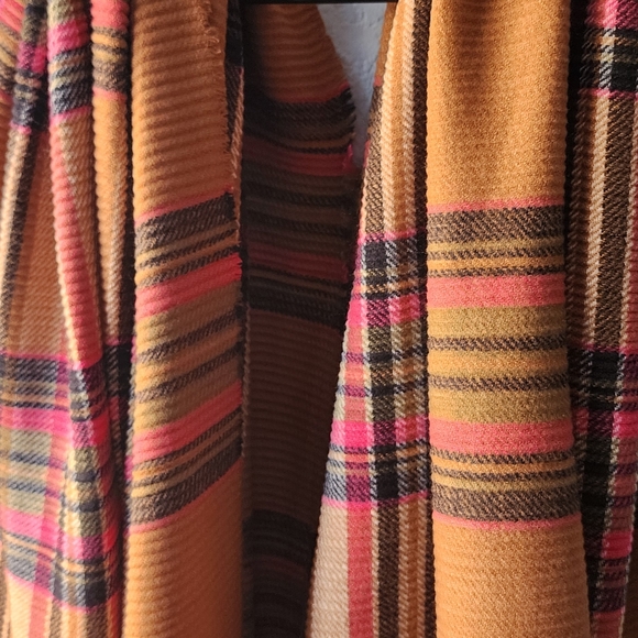 LONG FLANNEL CAPE - Picture 4 of 5